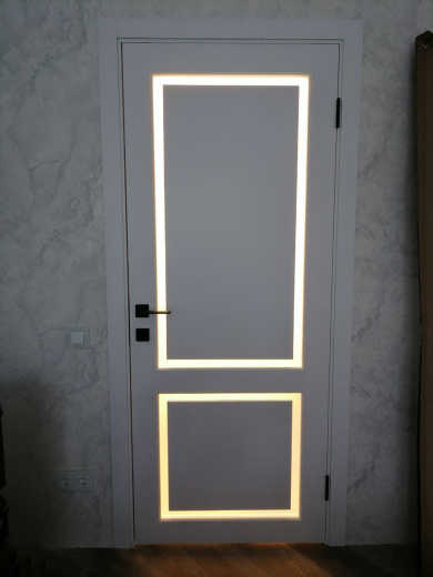 Дверь со стеклом Авен белый эмалит