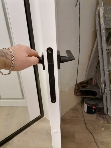 Дверь со стеклом Авен белый эмалит